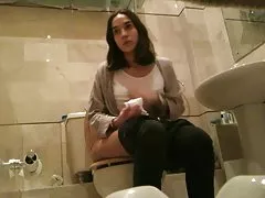 Trẻ khiêu dâm trực tuyến