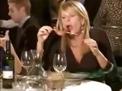 ảnh khiêu dâm phụ nữ trưởng thành